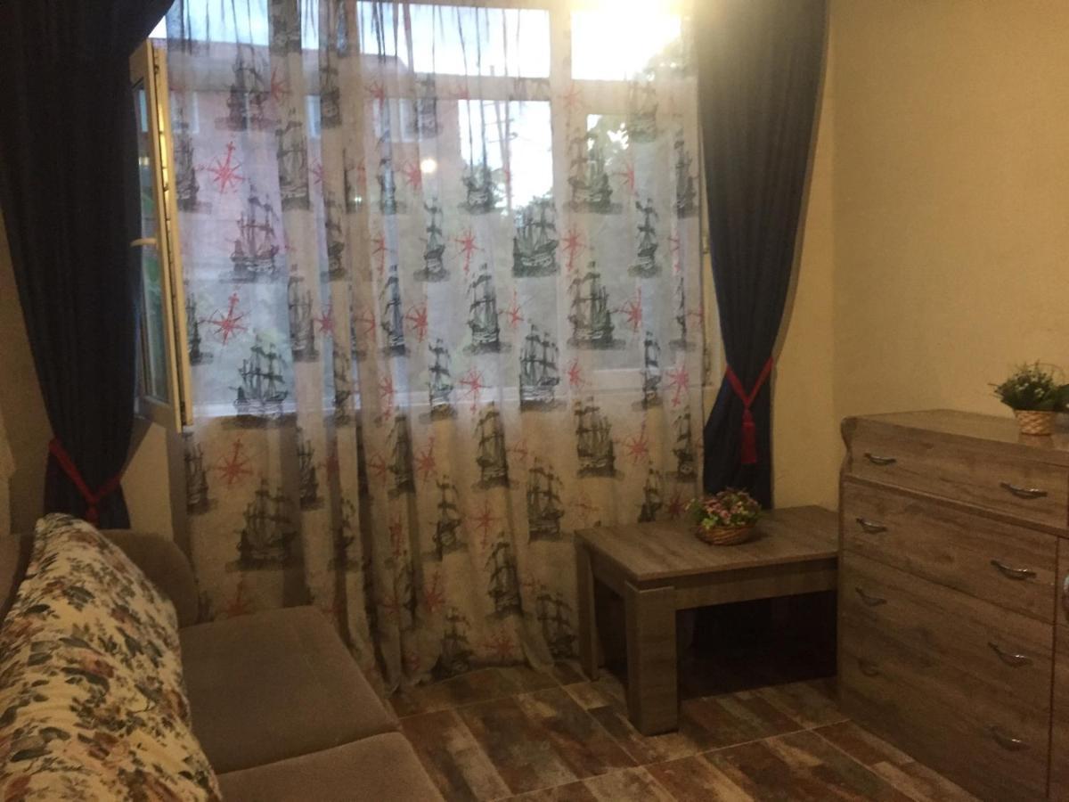 ホテル Rozmarin Нouse Makhinjauri バトゥーミ エクステリア 写真